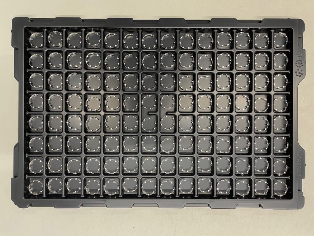 geformte Ringkontakte in Kundenblister