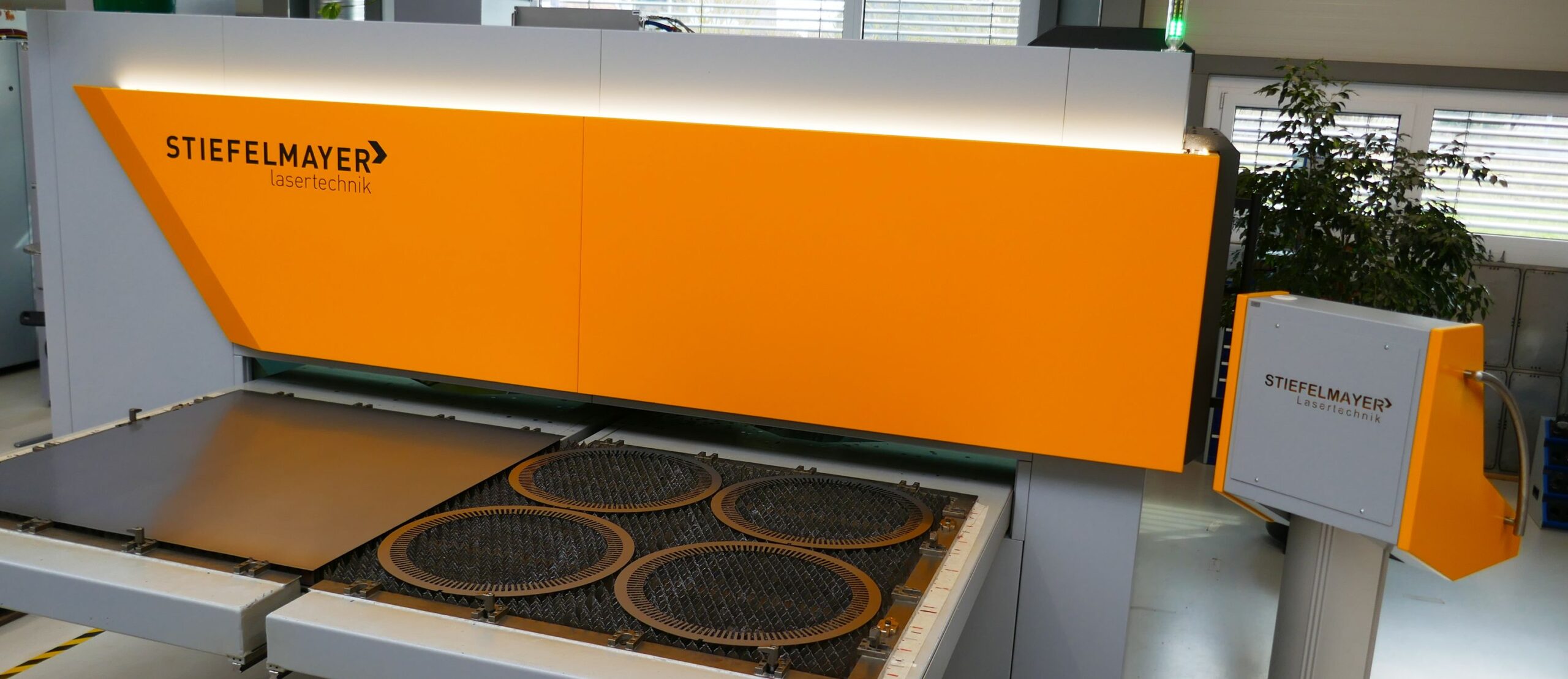 Laserschneidmaschine Stiefelmayer