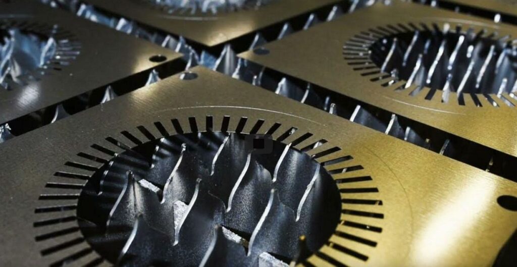 Statorblech in Rahmen auf Lasermaschine